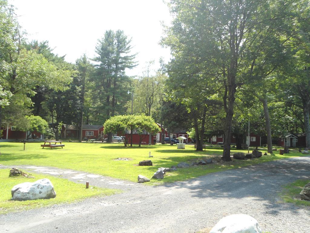 Flower Field Inn And Cottages Stroudsburg Eksteriør billede